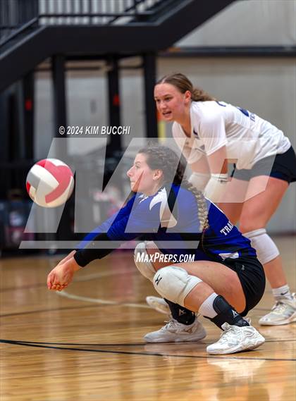 Thumbnail 3 in Mishawaka HomeSchool vs Cincinnati HomeSchool (Midwest Volleyball Classic) photogallery.