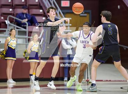 Thumbnail 3 in Lufkin vs. Highland Park (UIL 5A D1 Area Playoff) photogallery.