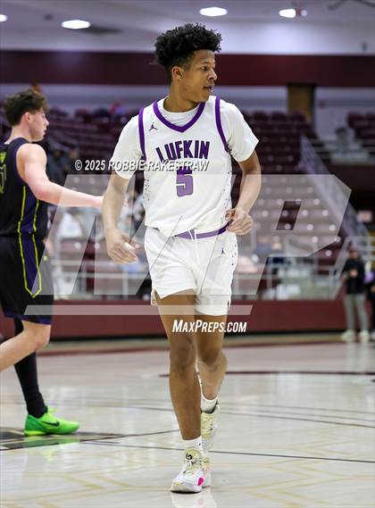 Thumbnail 3 in Lufkin vs. Highland Park (UIL 5A D1 Area Playoff) photogallery.