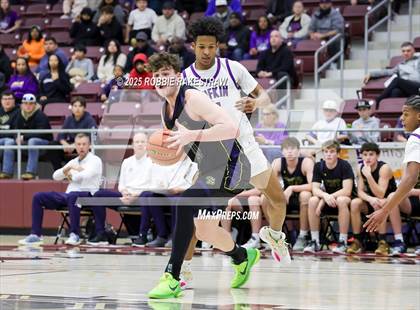 Thumbnail 2 in Lufkin vs. Highland Park (UIL 5A D1 Area Playoff) photogallery.