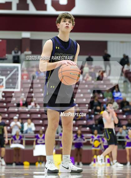 Thumbnail 1 in Lufkin vs. Highland Park (UIL 5A D1 Area Playoff) photogallery.