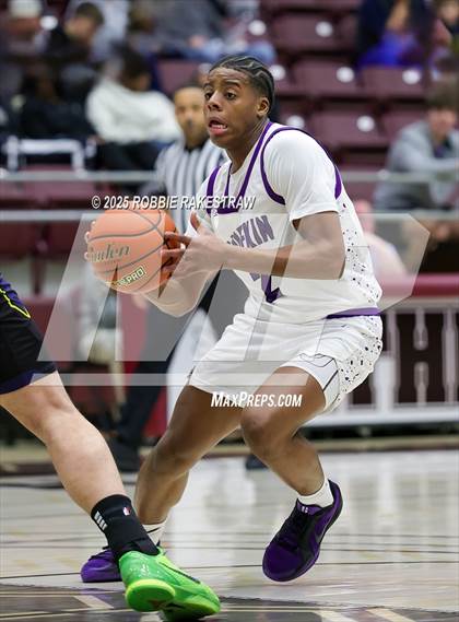 Thumbnail 2 in Lufkin vs. Highland Park (UIL 5A D1 Area Playoff) photogallery.