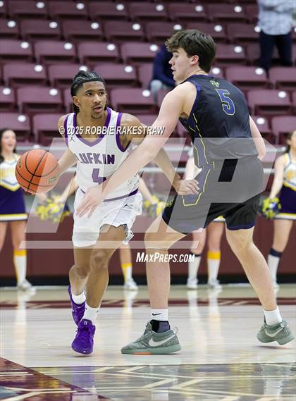 Thumbnail 3 in Lufkin vs. Highland Park (UIL 5A D1 Area Playoff) photogallery.