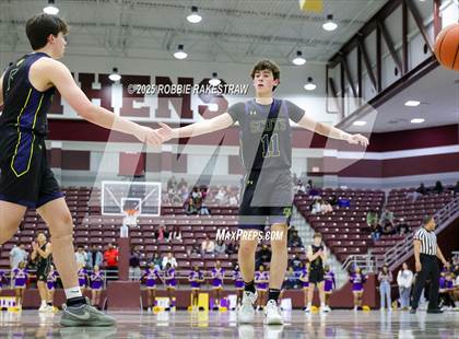 Thumbnail 1 in Lufkin vs. Highland Park (UIL 5A D1 Area Playoff) photogallery.