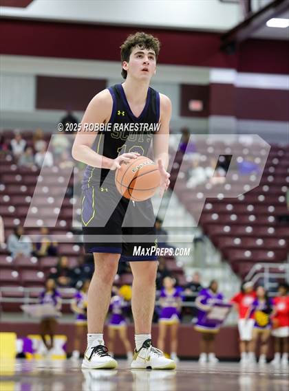 Thumbnail 2 in Lufkin vs. Highland Park (UIL 5A D1 Area Playoff) photogallery.