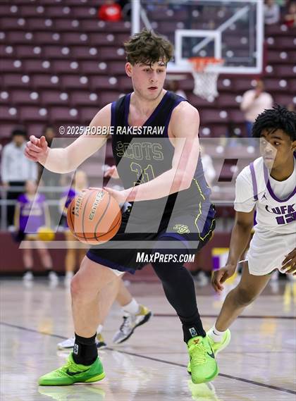 Thumbnail 2 in Lufkin vs. Highland Park (UIL 5A D1 Area Playoff) photogallery.