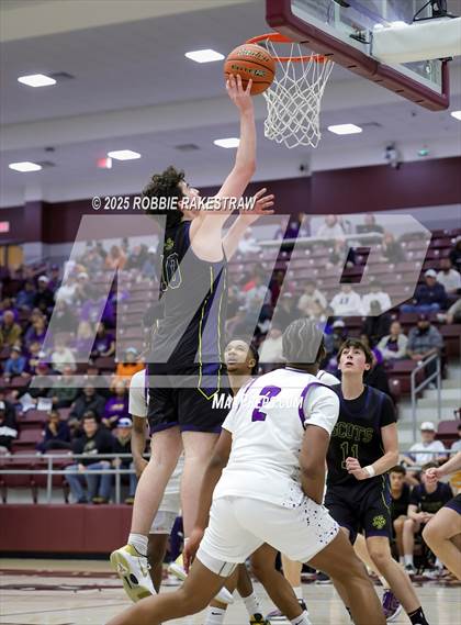 Thumbnail 3 in Lufkin vs. Highland Park (UIL 5A D1 Area Playoff) photogallery.
