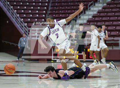 Thumbnail 3 in Lufkin vs. Highland Park (UIL 5A D1 Area Playoff) photogallery.