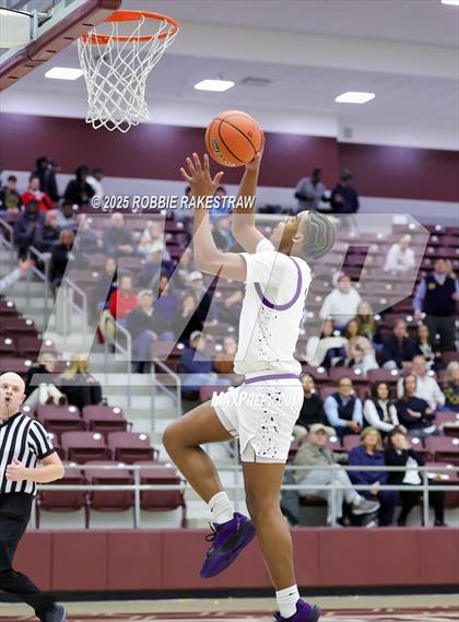 Thumbnail 3 in Lufkin vs. Highland Park (UIL 5A D1 Area Playoff) photogallery.