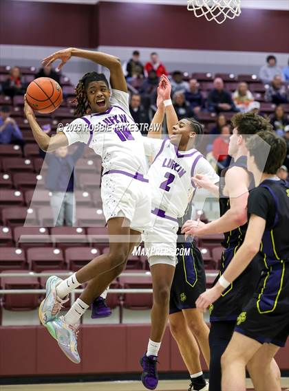Thumbnail 2 in Lufkin vs. Highland Park (UIL 5A D1 Area Playoff) photogallery.
