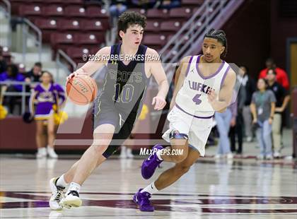 Thumbnail 2 in Lufkin vs. Highland Park (UIL 5A D1 Area Playoff) photogallery.