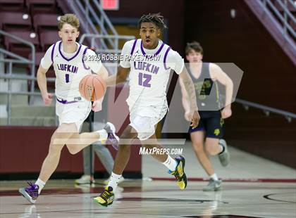 Thumbnail 2 in Lufkin vs. Highland Park (UIL 5A D1 Area Playoff) photogallery.