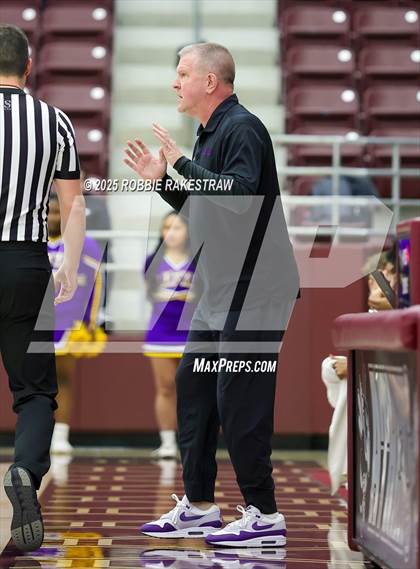 Thumbnail 3 in Lufkin vs. Highland Park (UIL 5A D1 Area Playoff) photogallery.