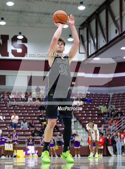 Thumbnail 2 in Lufkin vs. Highland Park (UIL 5A D1 Area Playoff) photogallery.
