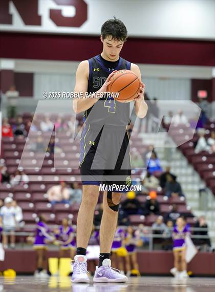 Thumbnail 1 in Lufkin vs. Highland Park (UIL 5A D1 Area Playoff) photogallery.