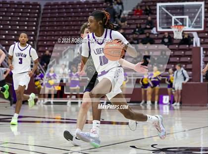Thumbnail 1 in Lufkin vs. Highland Park (UIL 5A D1 Area Playoff) photogallery.