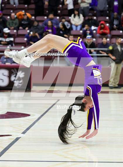 Thumbnail 3 in Lufkin vs. Highland Park (UIL 5A D1 Area Playoff) photogallery.