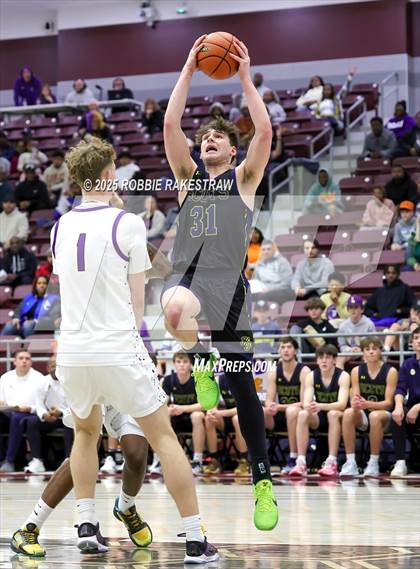 Thumbnail 3 in Lufkin vs. Highland Park (UIL 5A D1 Area Playoff) photogallery.