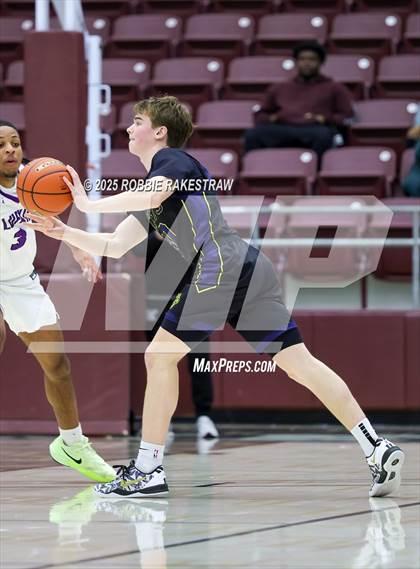 Thumbnail 1 in Lufkin vs. Highland Park (UIL 5A D1 Area Playoff) photogallery.