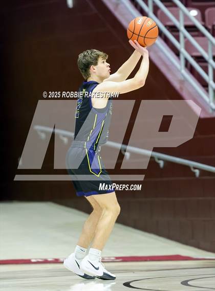 Thumbnail 1 in Lufkin vs. Highland Park (UIL 5A D1 Area Playoff) photogallery.