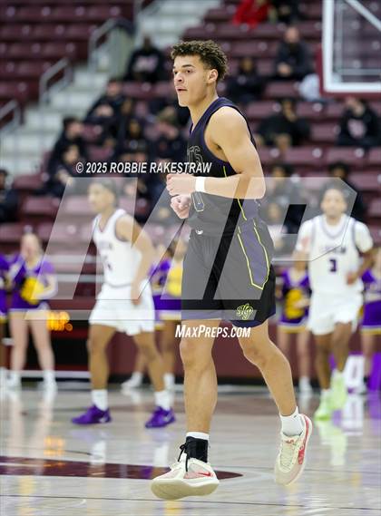 Thumbnail 2 in Lufkin vs. Highland Park (UIL 5A D1 Area Playoff) photogallery.