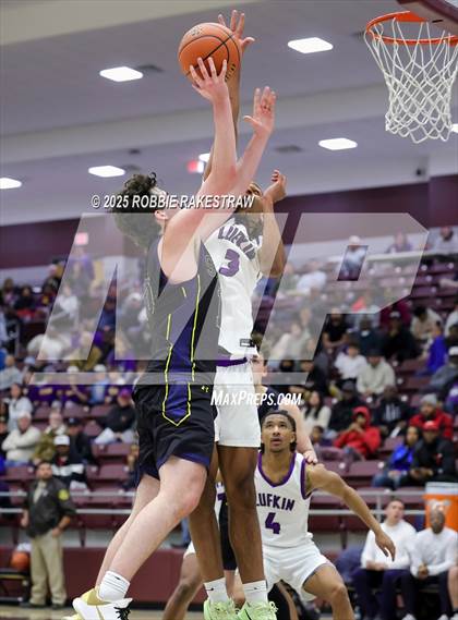 Thumbnail 1 in Lufkin vs. Highland Park (UIL 5A D1 Area Playoff) photogallery.