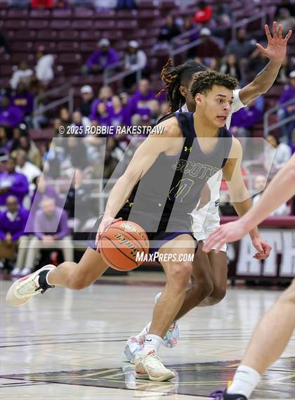 Thumbnail 2 in Lufkin vs. Highland Park (UIL 5A D1 Area Playoff) photogallery.