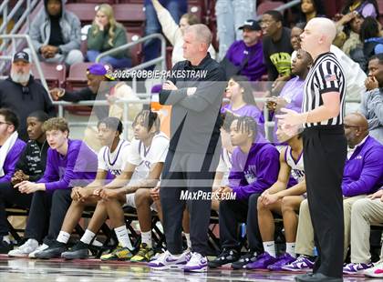 Thumbnail 2 in Lufkin vs. Highland Park (UIL 5A D1 Area Playoff) photogallery.