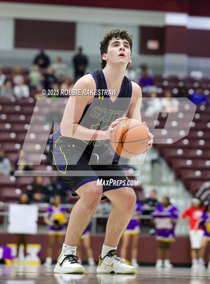 Thumbnail 3 in Lufkin vs. Highland Park (UIL 5A D1 Area Playoff) photogallery.
