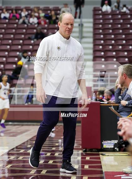 Thumbnail 1 in Lufkin vs. Highland Park (UIL 5A D1 Area Playoff) photogallery.