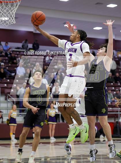 Thumbnail 3 in Lufkin vs. Highland Park (UIL 5A D1 Area Playoff) photogallery.
