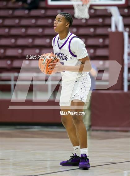 Thumbnail 3 in Lufkin vs. Highland Park (UIL 5A D1 Area Playoff) photogallery.