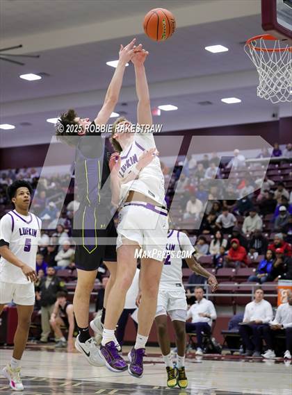 Thumbnail 2 in Lufkin vs. Highland Park (UIL 5A D1 Area Playoff) photogallery.