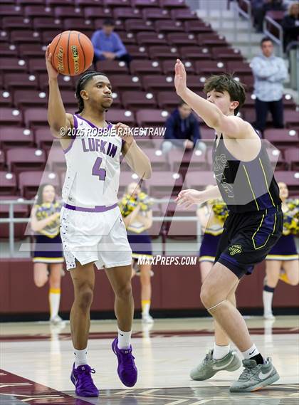 Thumbnail 1 in Lufkin vs. Highland Park (UIL 5A D1 Area Playoff) photogallery.