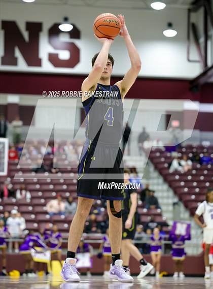 Thumbnail 3 in Lufkin vs. Highland Park (UIL 5A D1 Area Playoff) photogallery.