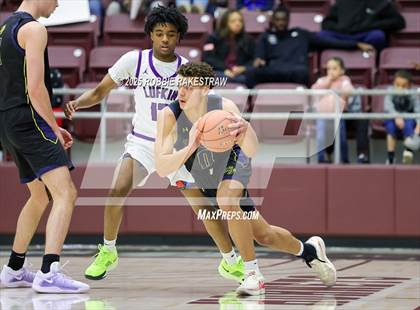 Thumbnail 2 in Lufkin vs. Highland Park (UIL 5A D1 Area Playoff) photogallery.