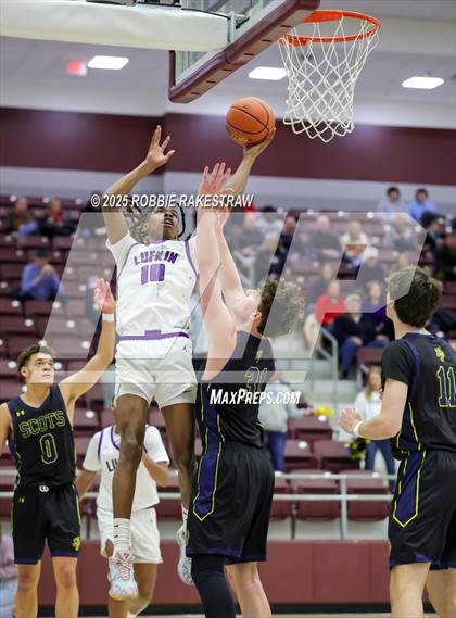 Thumbnail 1 in Lufkin vs. Highland Park (UIL 5A D1 Area Playoff) photogallery.