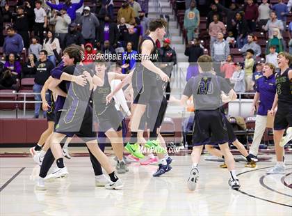 Thumbnail 1 in Lufkin vs. Highland Park (UIL 5A D1 Area Playoff) photogallery.