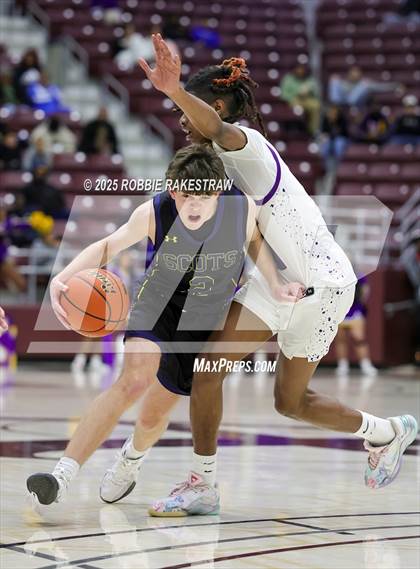 Thumbnail 1 in Lufkin vs. Highland Park (UIL 5A D1 Area Playoff) photogallery.