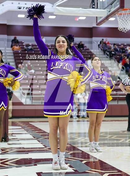 Thumbnail 2 in Lufkin vs. Highland Park (UIL 5A D1 Area Playoff) photogallery.