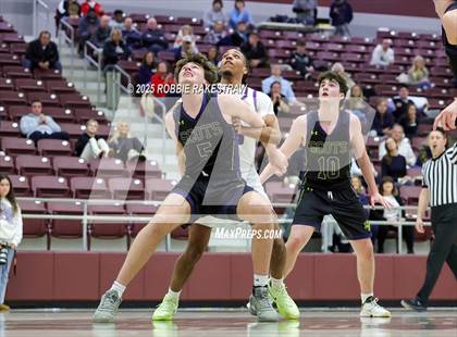 Thumbnail 2 in Lufkin vs. Highland Park (UIL 5A D1 Area Playoff) photogallery.