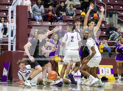 Thumbnail 1 in Lufkin vs. Highland Park (UIL 5A D1 Area Playoff) photogallery.