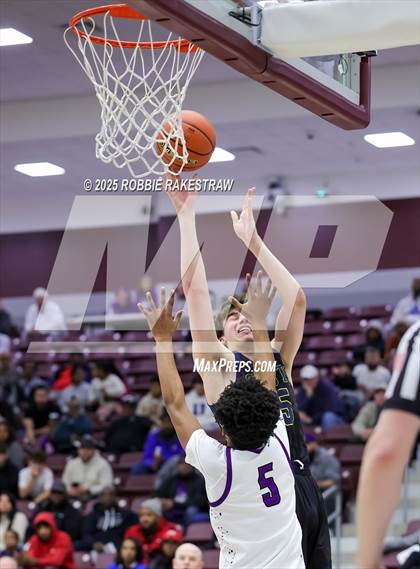 Thumbnail 1 in Lufkin vs. Highland Park (UIL 5A D1 Area Playoff) photogallery.