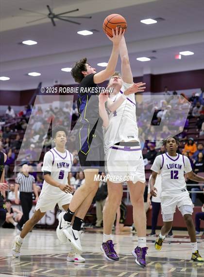 Thumbnail 1 in Lufkin vs. Highland Park (UIL 5A D1 Area Playoff) photogallery.