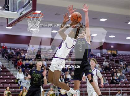 Thumbnail 3 in Lufkin vs. Highland Park (UIL 5A D1 Area Playoff) photogallery.