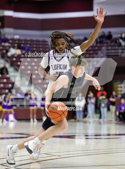Thumbnail 3 in Lufkin vs. Highland Park (UIL 5A D1 Area Playoff) photogallery.