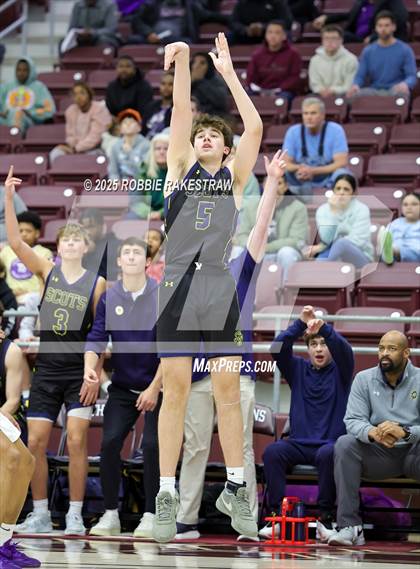 Thumbnail 2 in Lufkin vs. Highland Park (UIL 5A D1 Area Playoff) photogallery.
