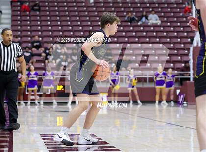 Thumbnail 2 in Lufkin vs. Highland Park (UIL 5A D1 Area Playoff) photogallery.