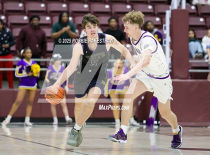 Thumbnail 3 in Lufkin vs. Highland Park (UIL 5A D1 Area Playoff) photogallery.