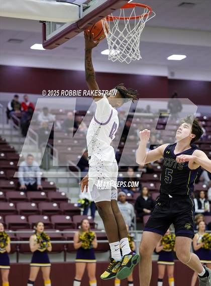Thumbnail 2 in Lufkin vs. Highland Park (UIL 5A D1 Area Playoff) photogallery.